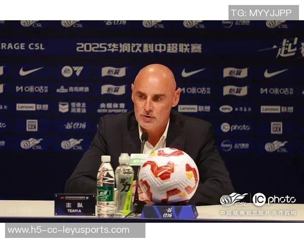 穆斯卡特继续留守海港丹尼罗尔正式执教流浪者签约两年半 穆斯卡特继续留守海港丹尼罗尔正式执教流浪者签约两年半