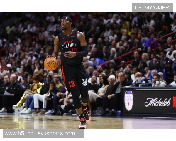 热火队阿德巴约因左脚受伤提前离场本场比赛能否复出尚未确定