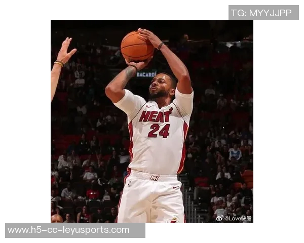 诺曼鲍威尔状态低迷14投仅4中贡献17分4篮板2抢断并有5次失误正负值为负8 诺曼鲍威尔状态低迷14投仅4中贡献17分4篮板2抢断并有5次失误正负值为负8