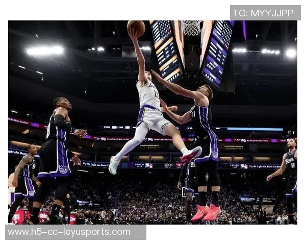 雷迪克称东契奇与里夫斯表现出色令黄蜂防守面临巨大压力 雷迪克称东契奇与里夫斯表现出色令黄蜂防守面临巨大压力