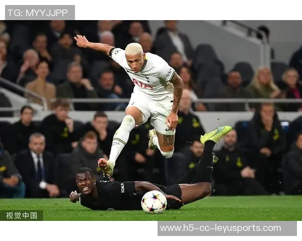 桑托斯左后卫索萨以1300万镑加盟热刺目标直指世界杯荣耀