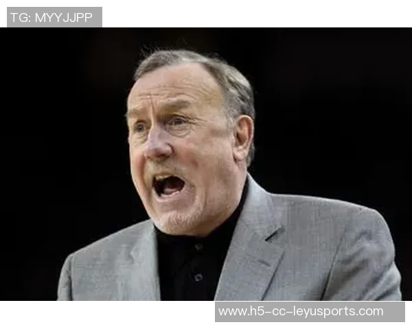 阿德尔曼强调球队中锋短缺需全力以赴不抱怨的决心与态度